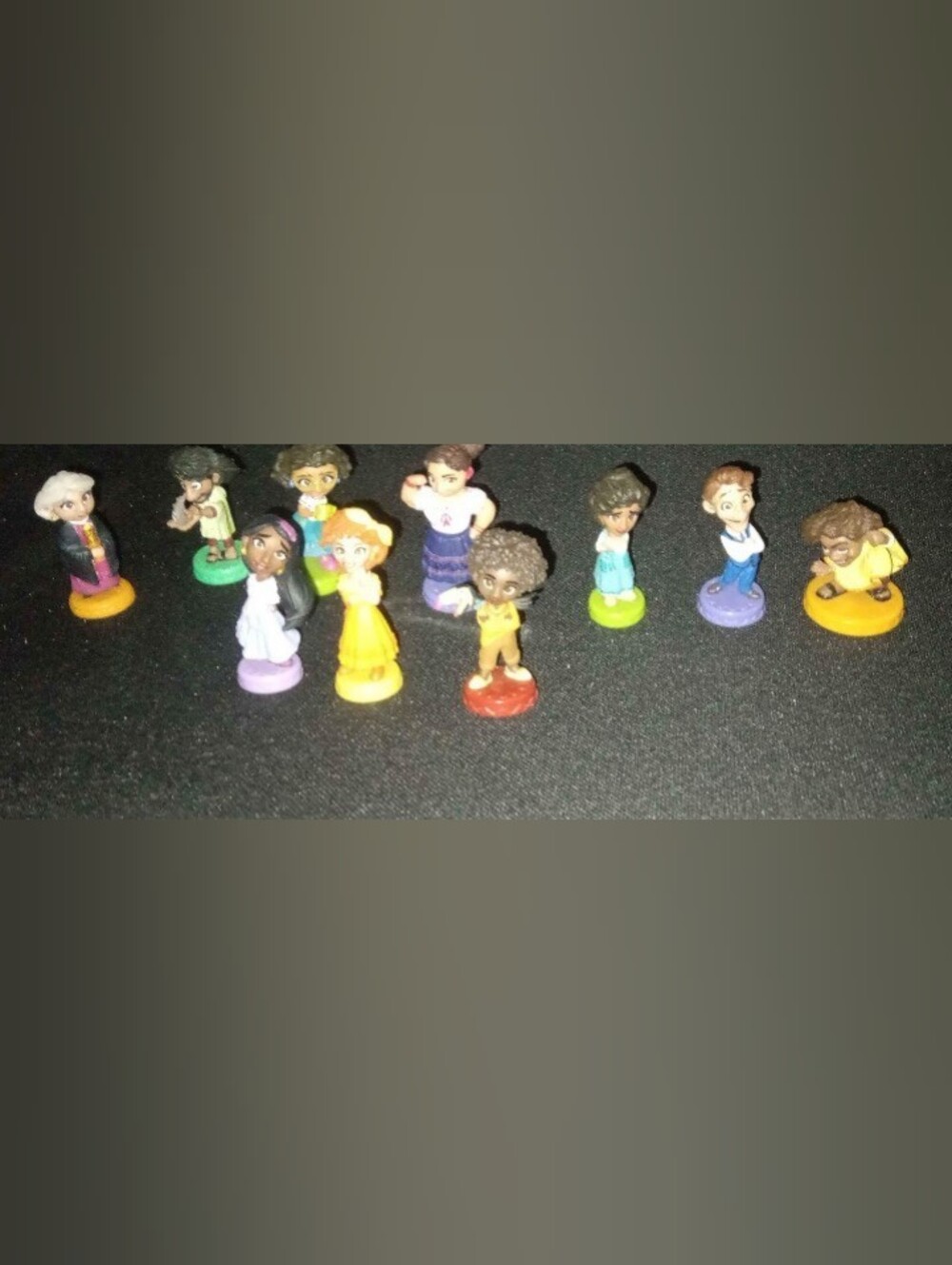 Kids Mini Character Figurine Set - Assorted Colors